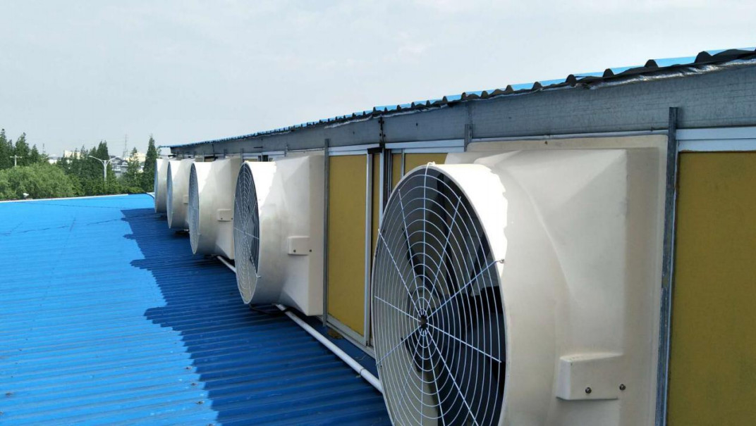 Ống quạt ống xả công nghiệp kiểu hiện đại để làm mát gia cầm 6.2m / s Tốc độ gió