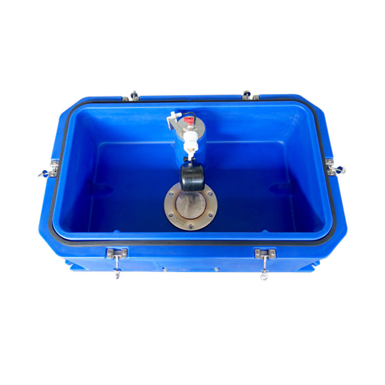 110*70*53cm/3.6*2.3*1.7ft. Thang nước chăn nuôi Độ rộng 70cm/2.3ft. Đứng bền và phù hợp với mọi khí hậu