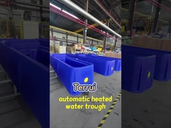 Bể nước chăn nuôi màu xanh với điều khiển tự động